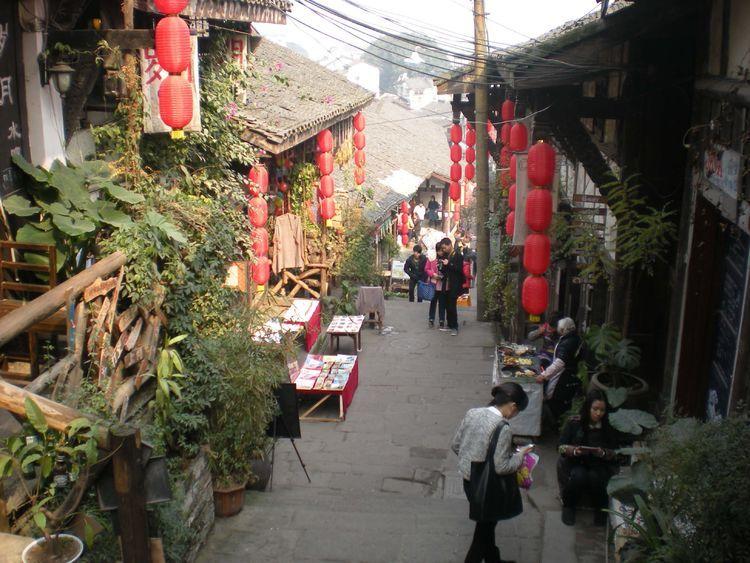 最实惠的饭菜永远是在校园，5块钱的食堂餐是我最美好的回忆